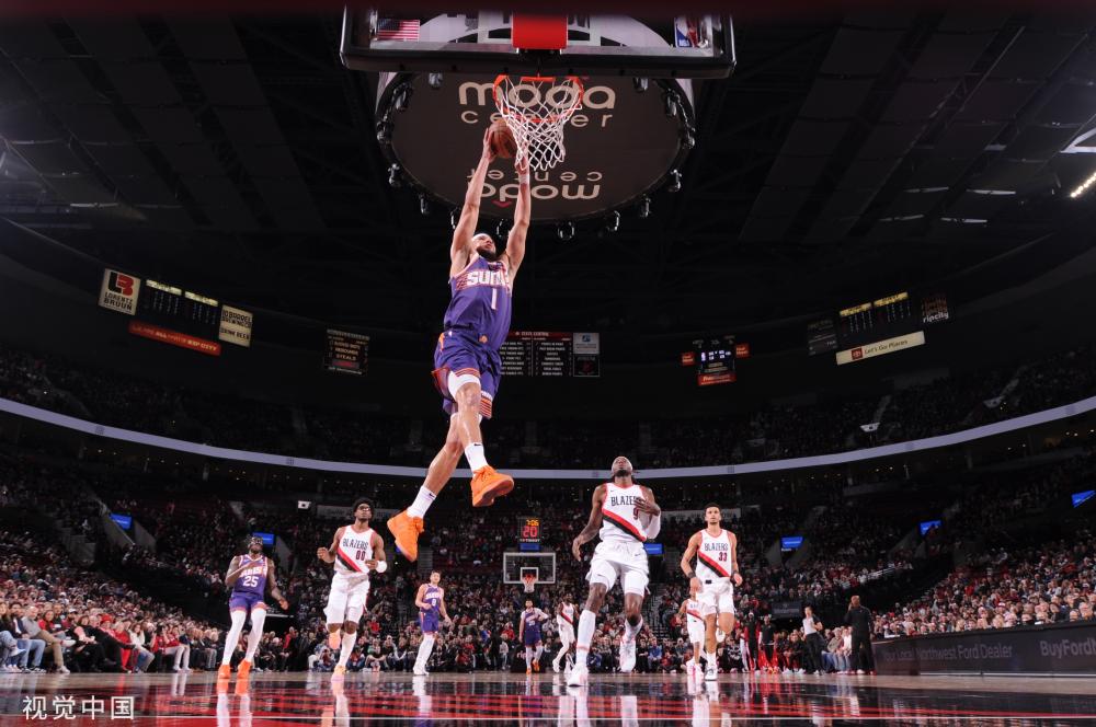 较大的球员 较大的球员