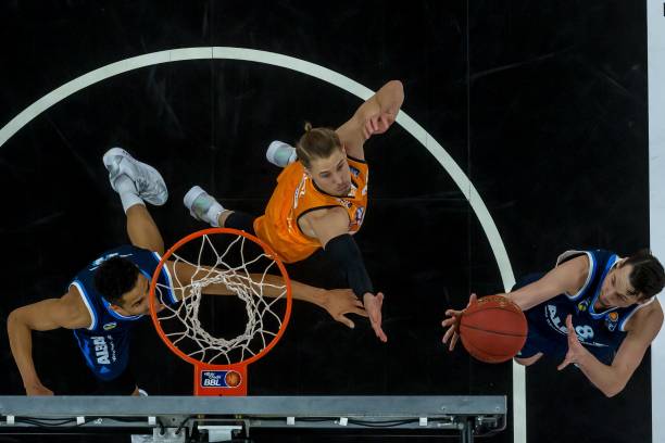 在明显薄弱 在明显薄弱